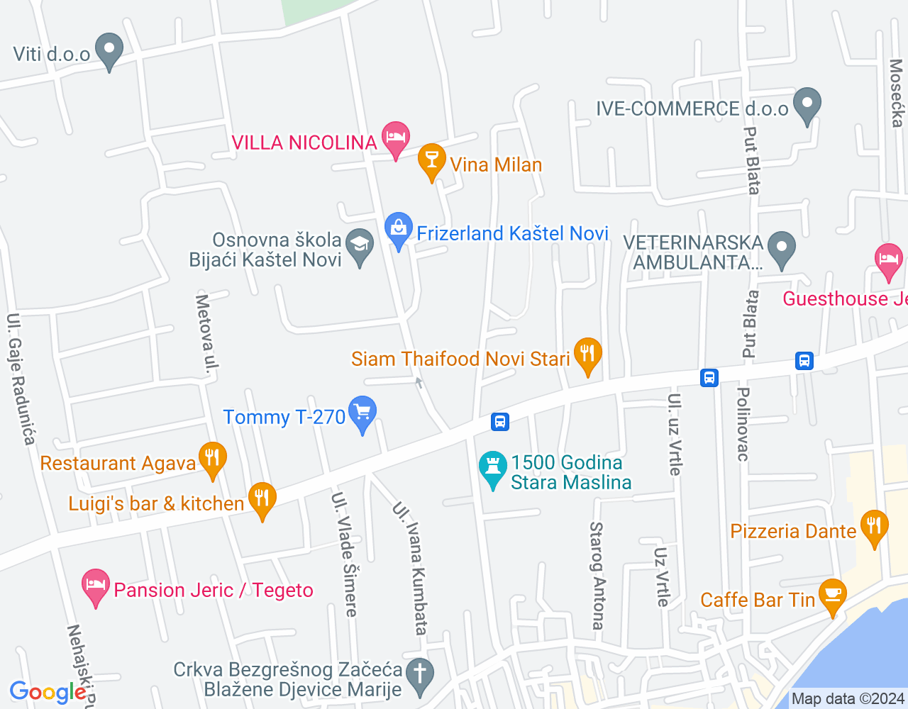 Grocery stores, coffee bars, restaurants are all 150m from the villa.
The beaches are within 300m, and the main promenade 250m away. - 43.55201 16.33498